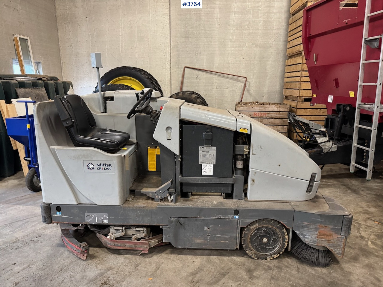 2012 Nilfisk CR 1200 broom and sweeper - Industriële veegmachine: afbeelding 3 2012 Nilfisk CR 1200 broom and sweeper - Industriële veegmachine: afbeelding 3