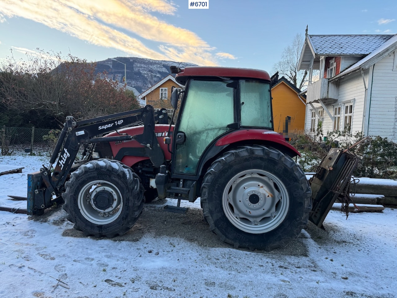 2013 Case IH JX 80 w/ front loader and some equipment. Low hours! - Tractor: afbeelding 1 2013 Case IH JX 80 w/ front loader and some equipment. Low hours! - Tractor: afbeelding 1
