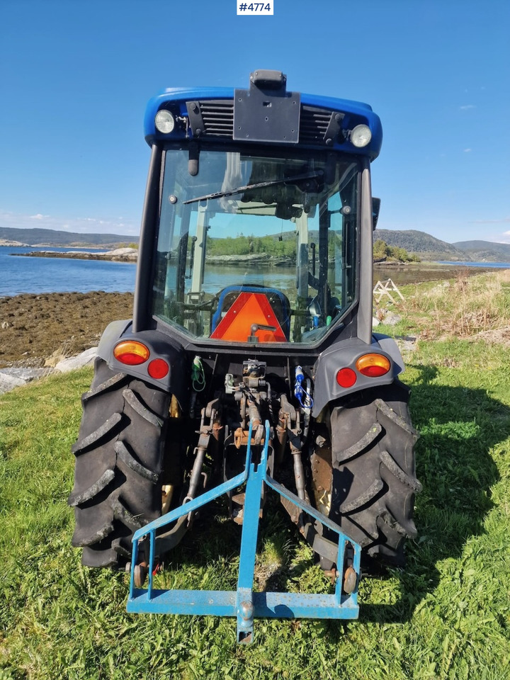 2013 New Holland T3020 w/ front loader, bucket & blade - Tractor: afbeelding 4 2013 New Holland T3020 w/ front loader, bucket & blade - Tractor: afbeelding 4