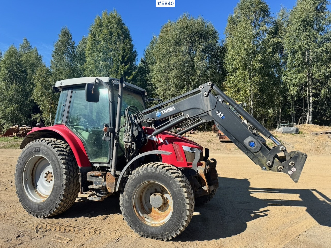2014 Massey Ferguson 5610 w/ Front Loader and Hydraulics. 1950 hours! - Tractor: afbeelding 2 2014 Massey Ferguson 5610 w/ Front Loader and Hydraulics. 1950 hours! - Tractor: afbeelding 2