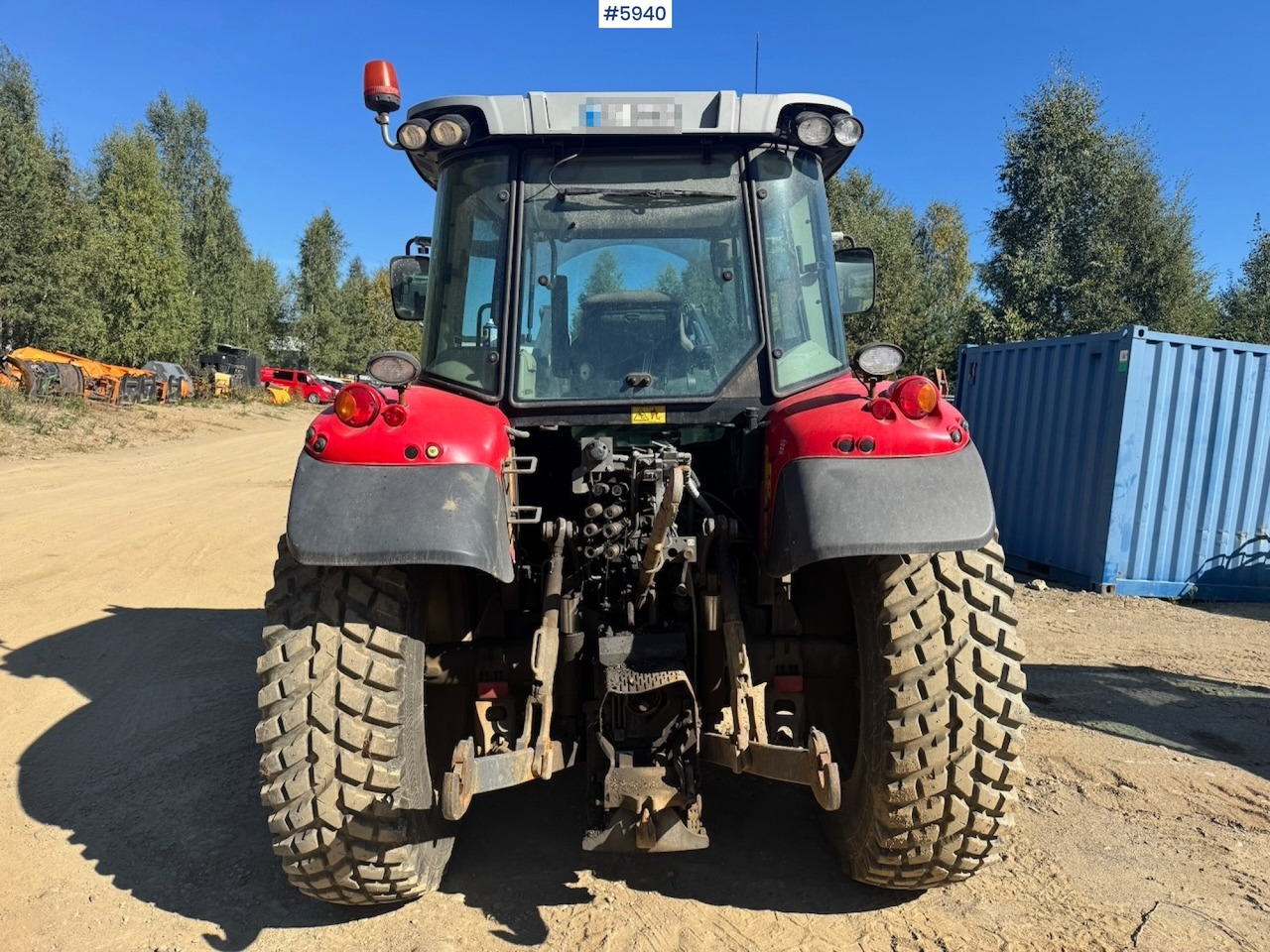 2014 Massey Ferguson 5610 w/ Front Loader and Hydraulics. 1950 hours! - Tractor: afbeelding 5 2014 Massey Ferguson 5610 w/ Front Loader and Hydraulics. 1950 hours! - Tractor: afbeelding 5