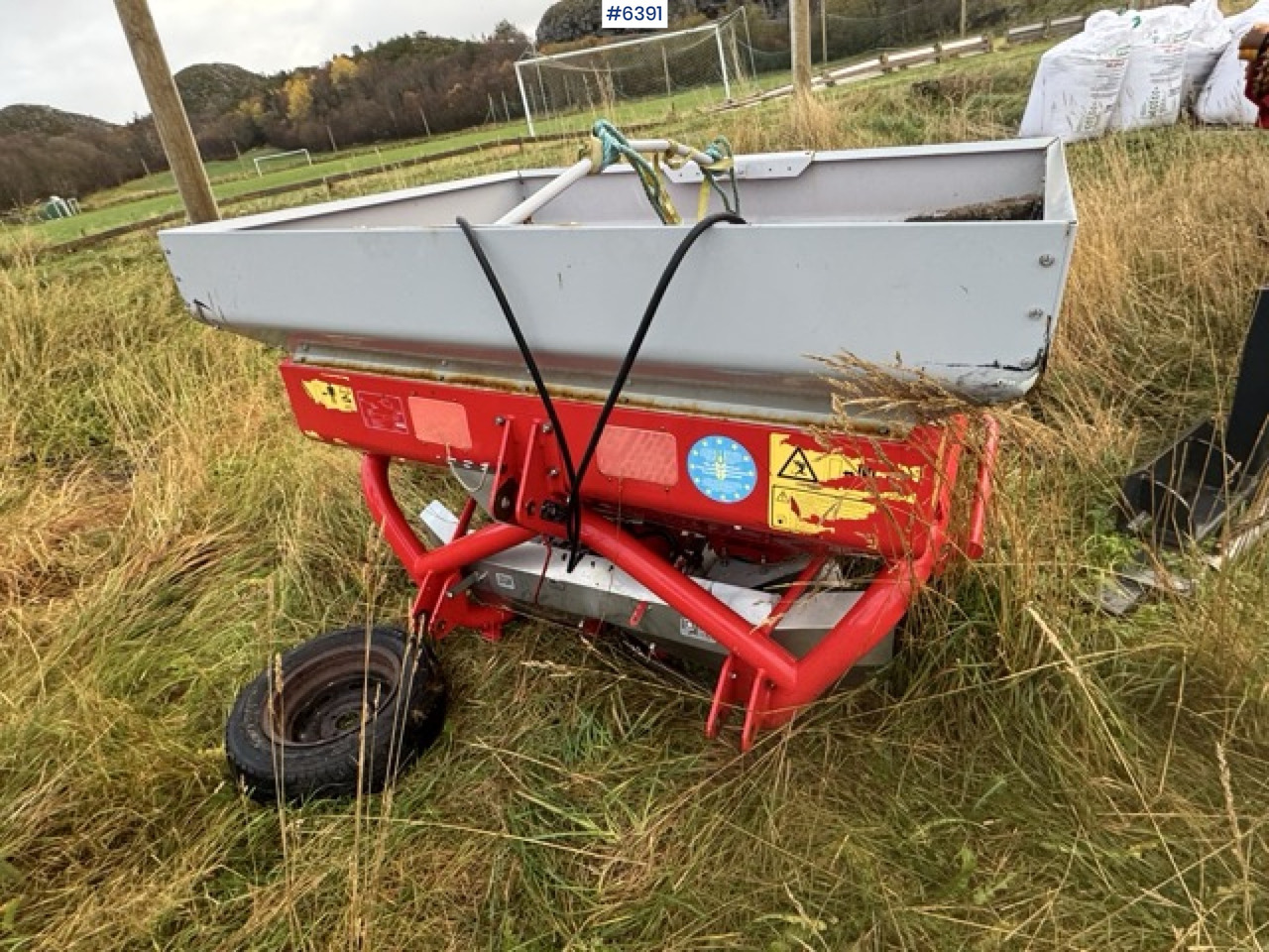 2016 Kverneland fertilizer spreader. Repair object. - Kunstmeststrooier: afbeelding 5 2016 Kverneland fertilizer spreader. Repair object. - Kunstmeststrooier: afbeelding 5