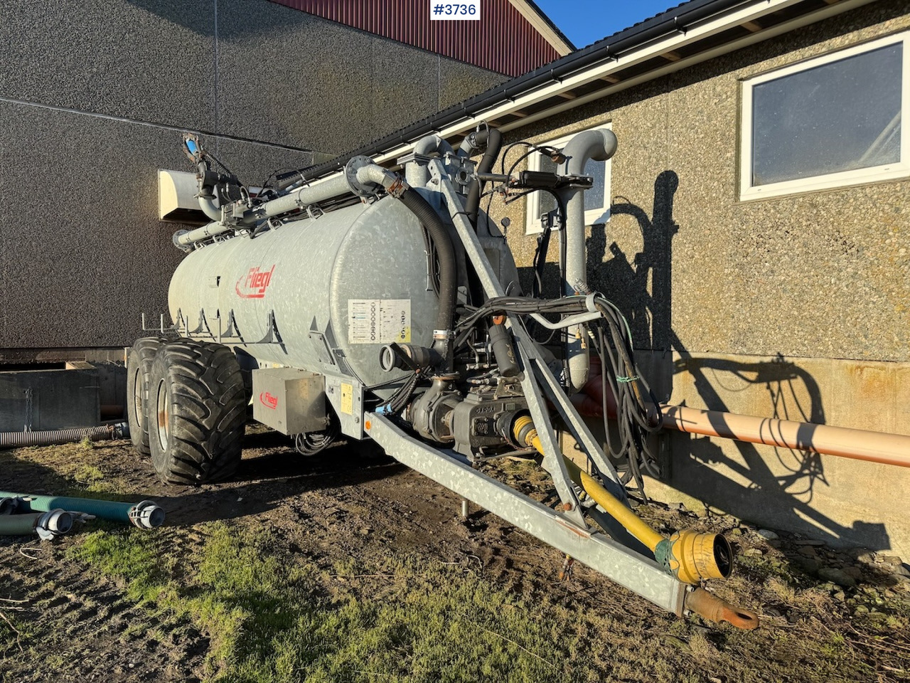 2017 Fliegl VFW 10600 Tandem w/lots of equipment - Mesttank: afbeelding 1 2017 Fliegl VFW 10600 Tandem w/lots of equipment - Mesttank: afbeelding 1