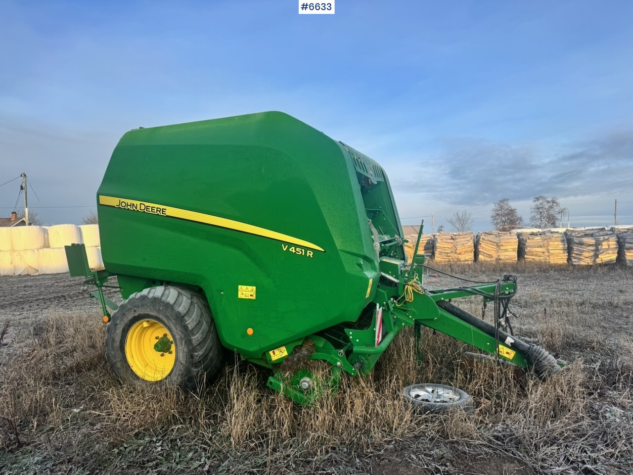 2018 John Deere V451R Round baler - Hooi-/ Voedermachine: afbeelding 2 2018 John Deere V451R Round baler - Hooi-/ Voedermachine: afbeelding 2