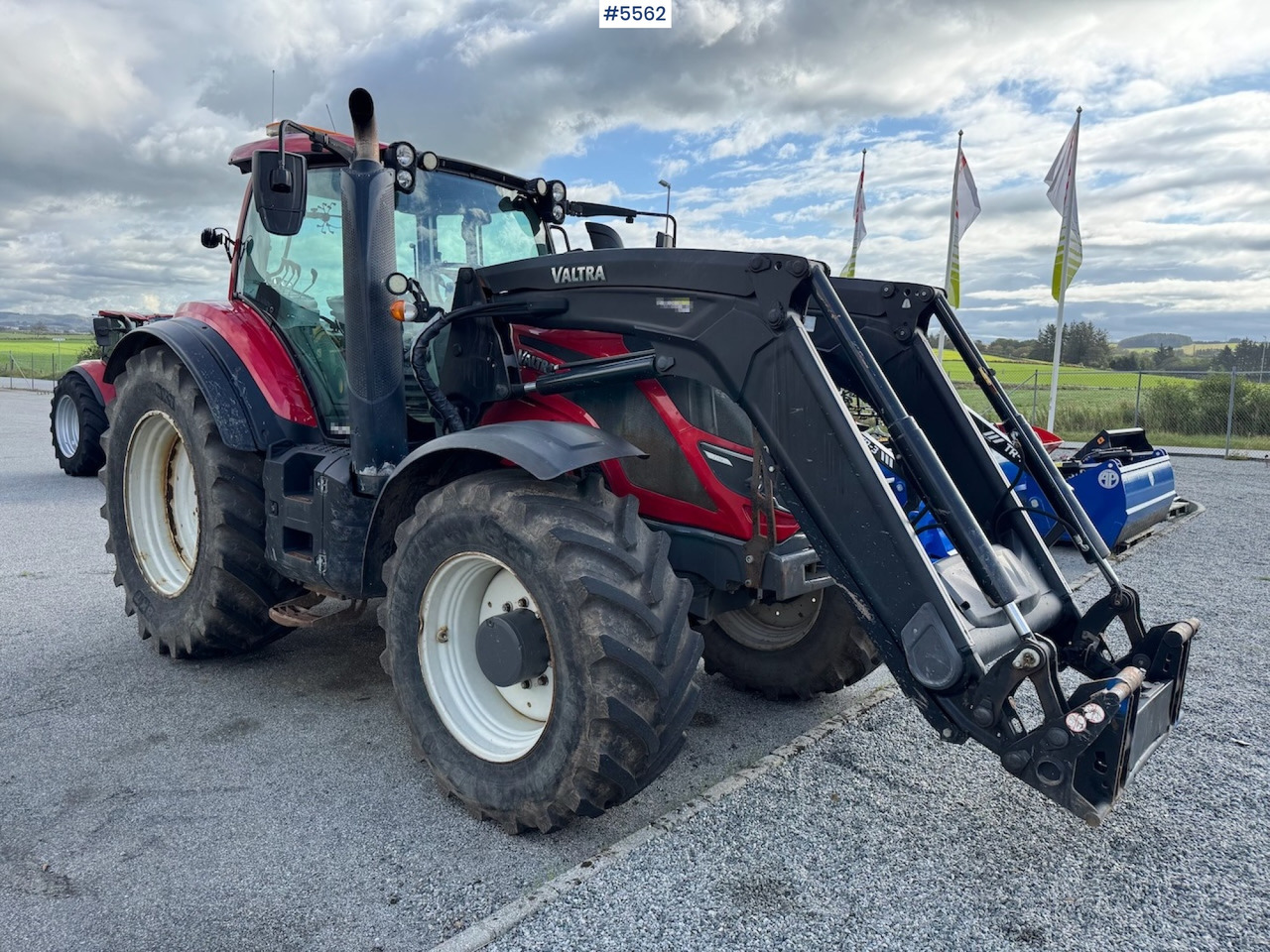 2018 Valtra T194 w/ front loader. - Tractor: afbeelding 1 2018 Valtra T194 w/ front loader. - Tractor: afbeelding 1