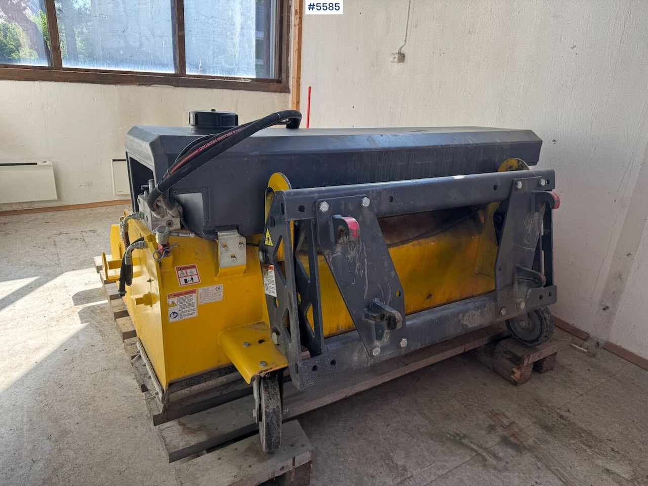 2019 Vama EHK A 2000 sweeper with collector - Veeg: afbeelding 2 2019 Vama EHK A 2000 sweeper with collector - Veeg: afbeelding 2
