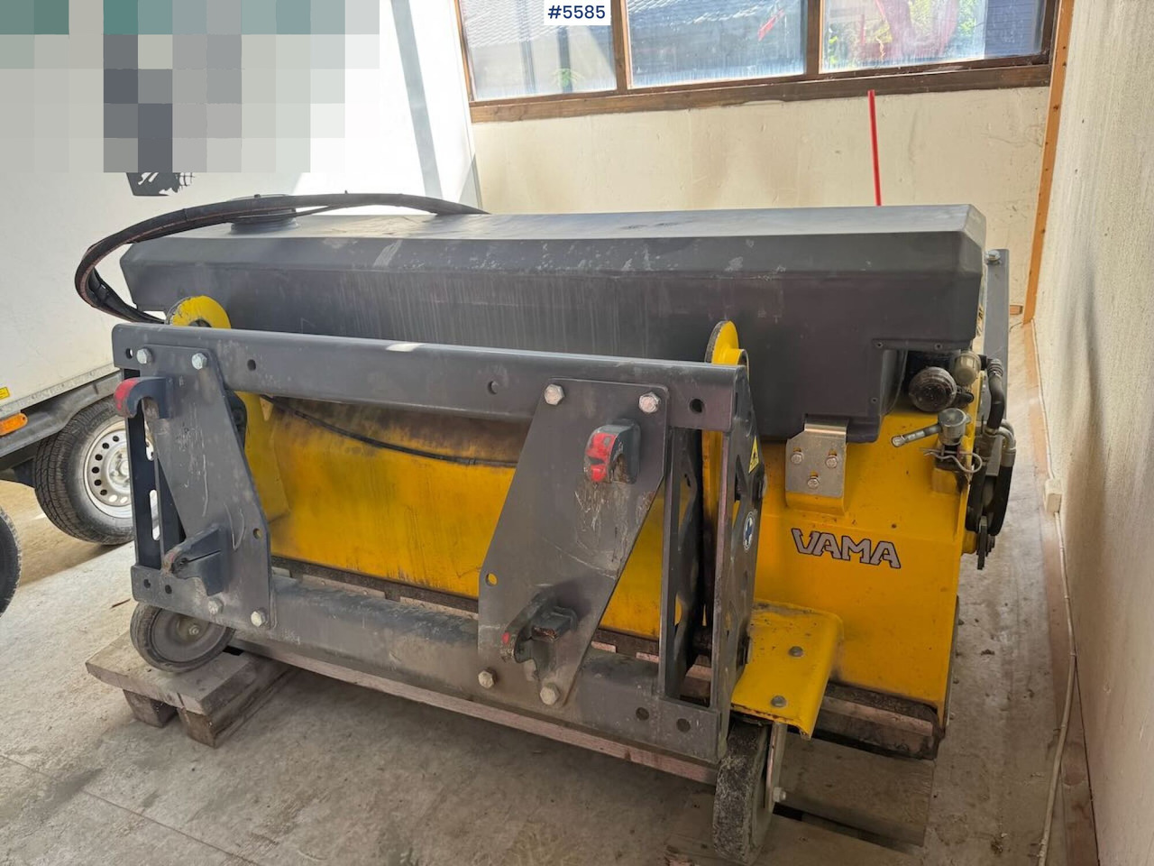 2019 Vama EHK A 2000 sweeper with collector - Veeg: afbeelding 4 2019 Vama EHK A 2000 sweeper with collector - Veeg: afbeelding 4