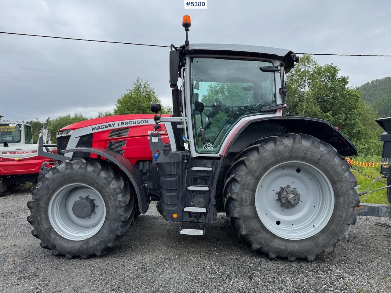 2021 Massey Ferguson 8S.265 w/ front hydraulics and front PTO. - Tractor: afbeelding 1 2021 Massey Ferguson 8S.265 w/ front hydraulics and front PTO. - Tractor: afbeelding 1