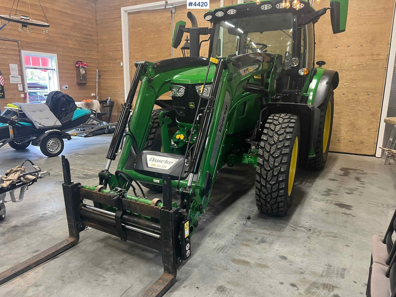 2024 John Deere 6150R w/ Quicke Front Loader & Bucket - Tractor: afbeelding 1 2024 John Deere 6150R w/ Quicke Front Loader & Bucket - Tractor: afbeelding 1