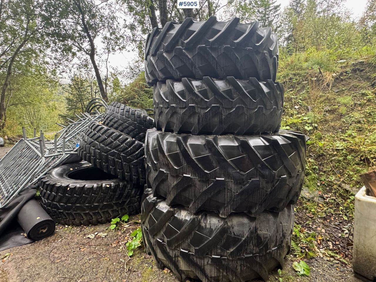 8 pcs Nokian TRI 2 tires. 4 pcs on rims! - Complete wiel voor Bouwmachine: afbeelding 2 8 pcs Nokian TRI 2 tires. 4 pcs on rims! - Complete wiel voor Bouwmachine: afbeelding 2