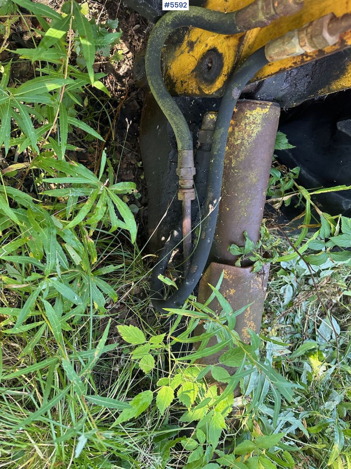 Leasing  Circa 1974 Ford 4000 tractor w/ front loader and excavator. REP.OBJECT Circa 1974 Ford 4000 tractor w/ front loader and excavator. REP.OBJECT: afbeelding 12