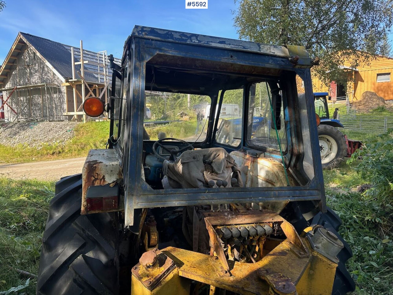 Leasing  Circa 1974 Ford 4000 tractor w/ front loader and excavator. REP.OBJECT Circa 1974 Ford 4000 tractor w/ front loader and excavator. REP.OBJECT: afbeelding 13