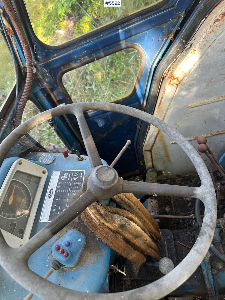 Leasing  Circa 1974 Ford 4000 tractor w/ front loader and excavator. REP.OBJECT Circa 1974 Ford 4000 tractor w/ front loader and excavator. REP.OBJECT: afbeelding 20