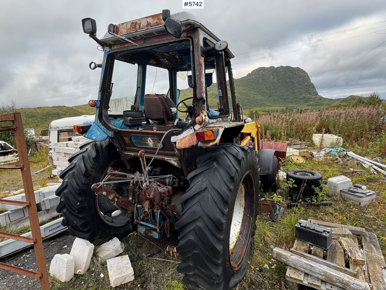 Circa 1987 Ford 7700 with Malm Orstad loader! - Tractor: afbeelding 5 Circa 1987 Ford 7700 with Malm Orstad loader! - Tractor: afbeelding 5