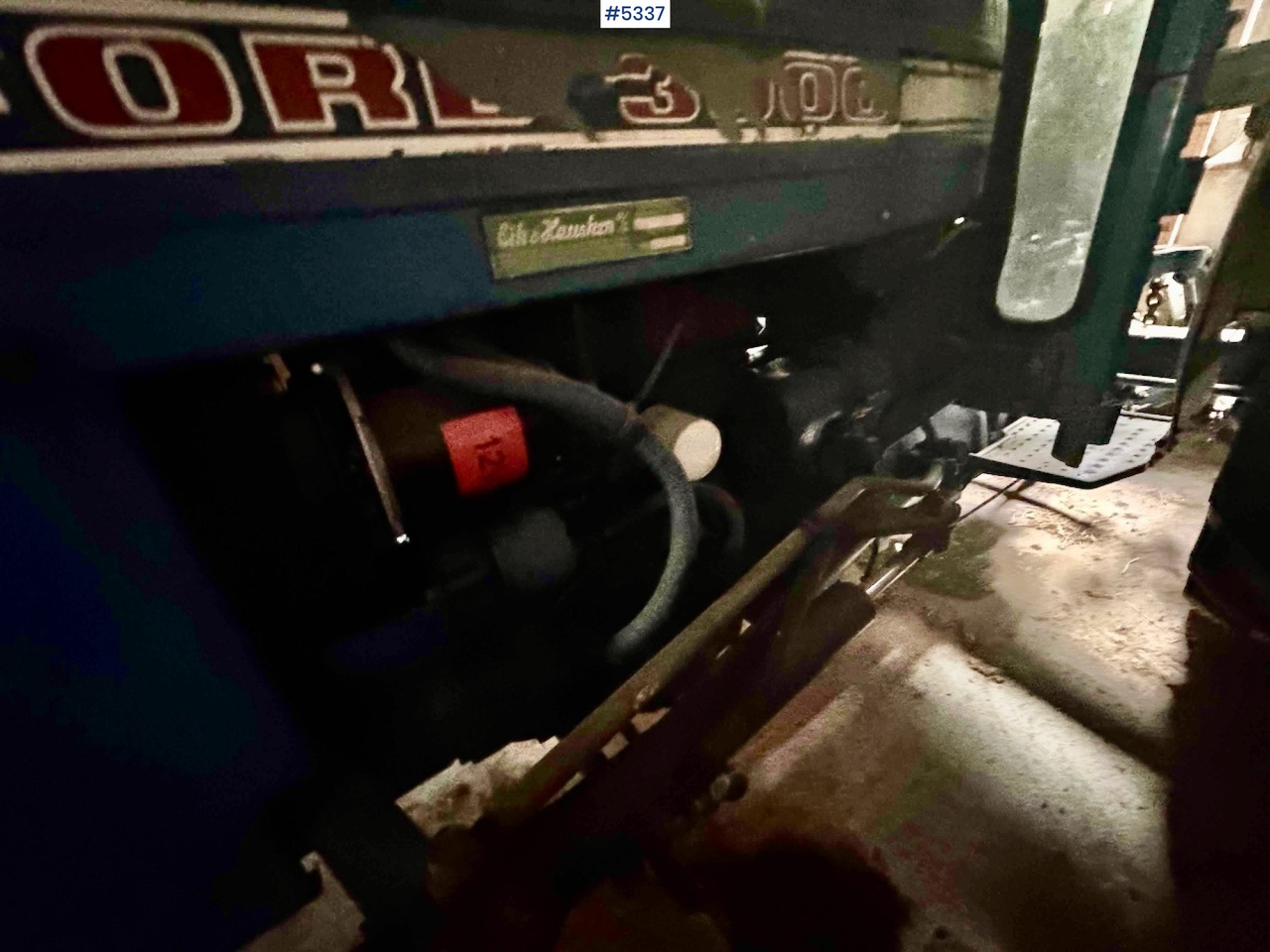 Ford 3000 traktor m/ skuffe - Tractor: afbeelding 5 Ford 3000 traktor m/ skuffe - Tractor: afbeelding 5