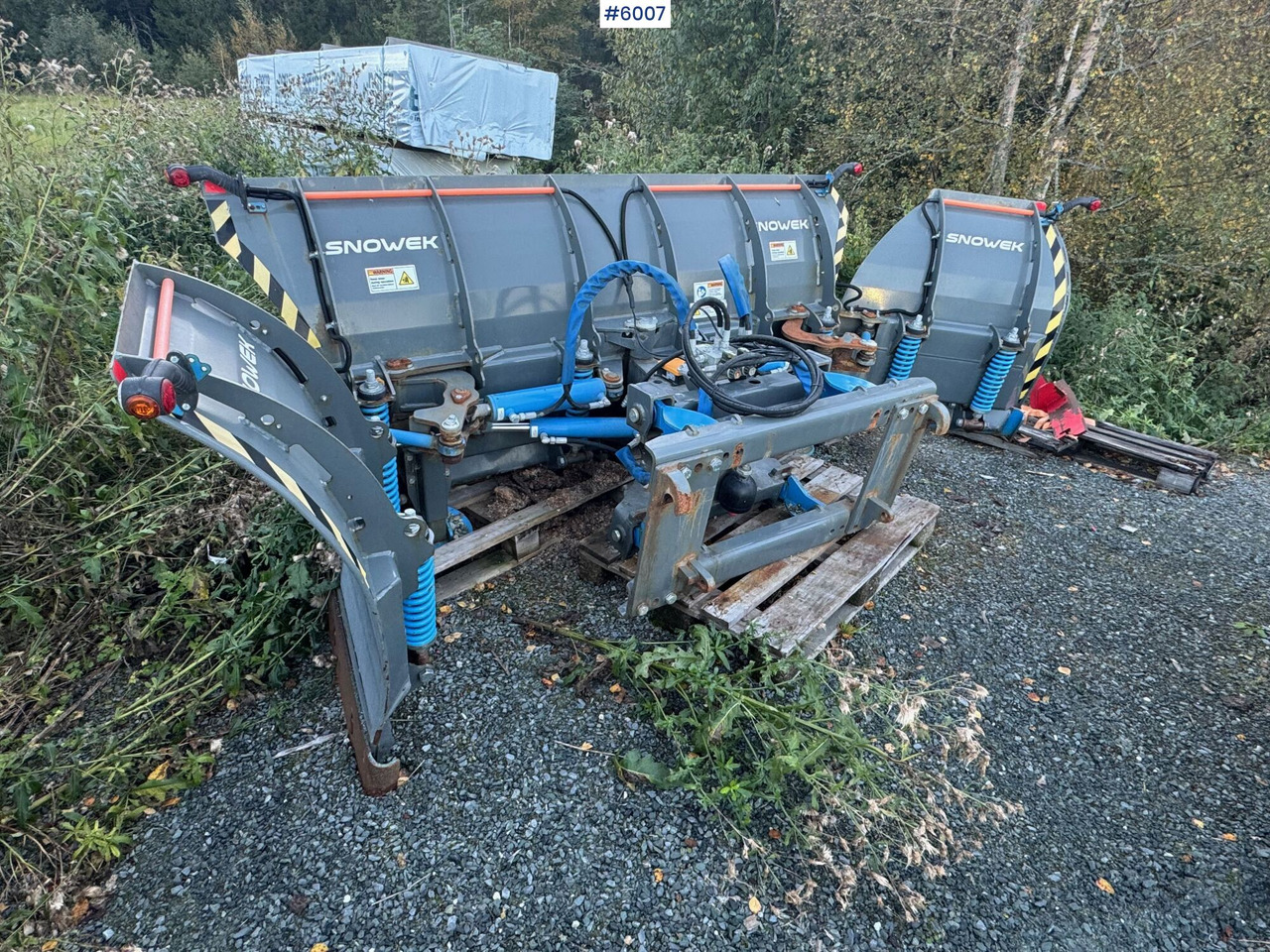 2021 Snowek U420 U-plog - Gemeentelijke machine/ Speciaal: afbeelding 1 2021 Snowek U420 U-plog - Gemeentelijke machine/ Speciaal: afbeelding 1