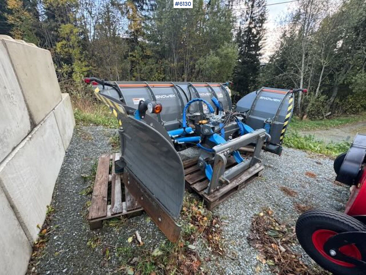 2023 Snowek U420 U-plow w/ remote control! - Gemeentelijke machine/ Speciaal: afbeelding 1 2023 Snowek U420 U-plow w/ remote control! - Gemeentelijke machine/ Speciaal: afbeelding 1