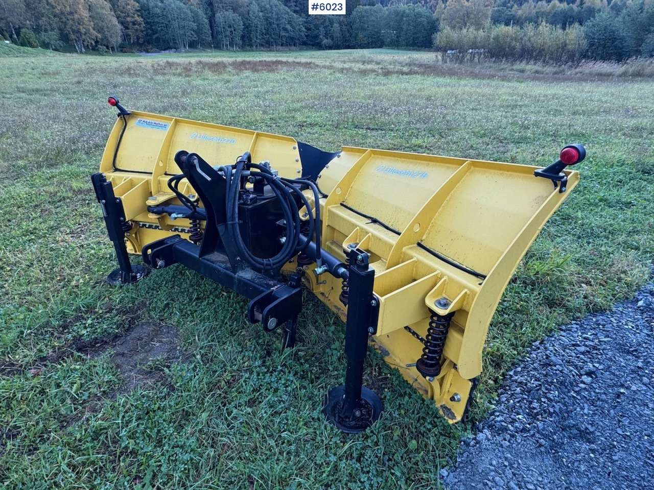 Lilleseth V-plow 270 w/ 3rd and 4th function! - Gemeentelijke machine/ Speciaal: afbeelding 4 Lilleseth V-plow 270 w/ 3rd and 4th function! - Gemeentelijke machine/ Speciaal: afbeelding 4