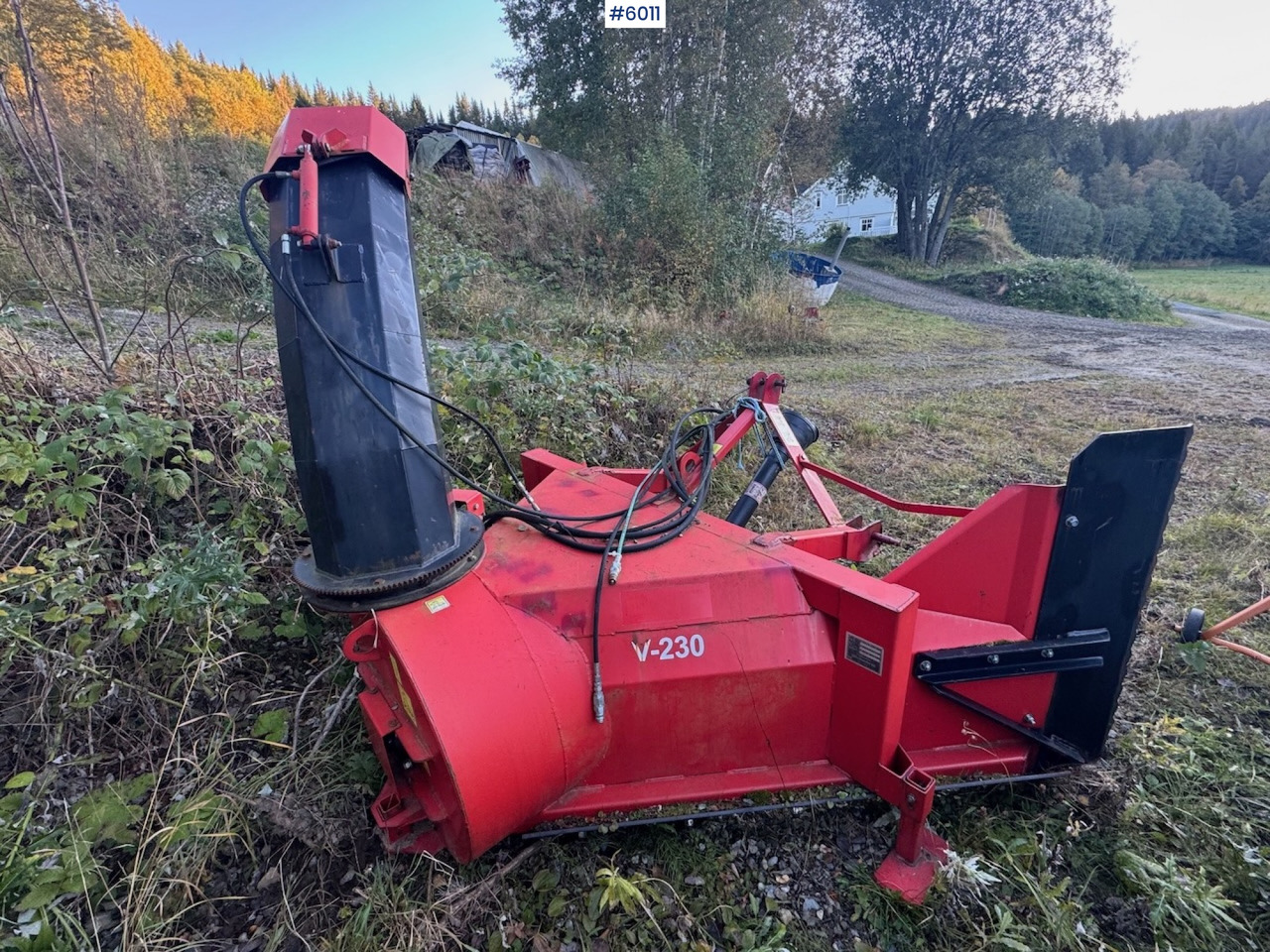 SISU Handel V-230 Snow blower - Gemeentelijke machine/ Speciaal: afbeelding 3 SISU Handel V-230 Snow blower - Gemeentelijke machine/ Speciaal: afbeelding 3