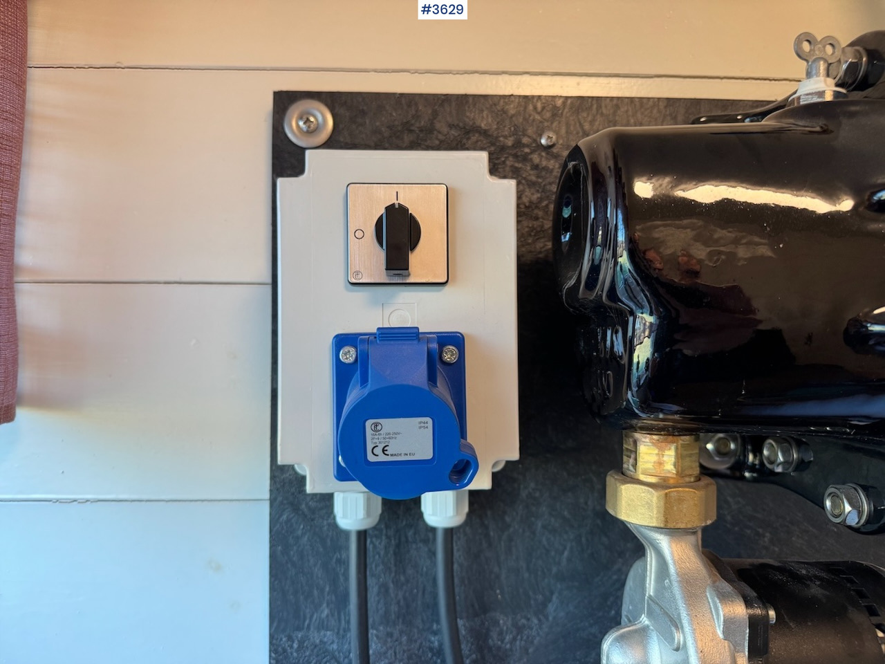 Hot water system for animals. - Veeteelt materiaal: afbeelding 2 Hot water system for animals. - Veeteelt materiaal: afbeelding 2