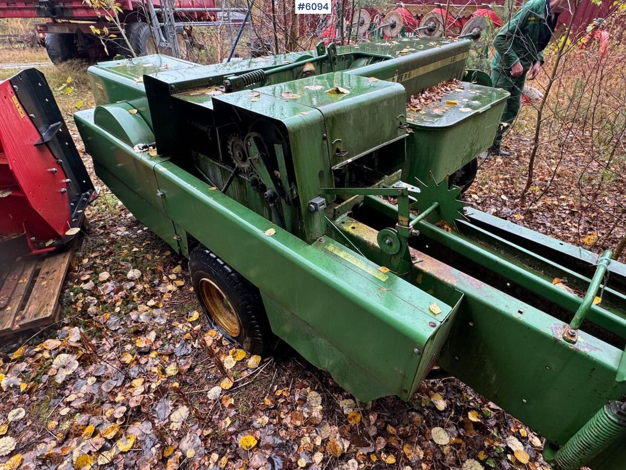 John Deere 332 - Hooi-/ Voedermachine: afbeelding 3 John Deere 332 - Hooi-/ Voedermachine: afbeelding 3