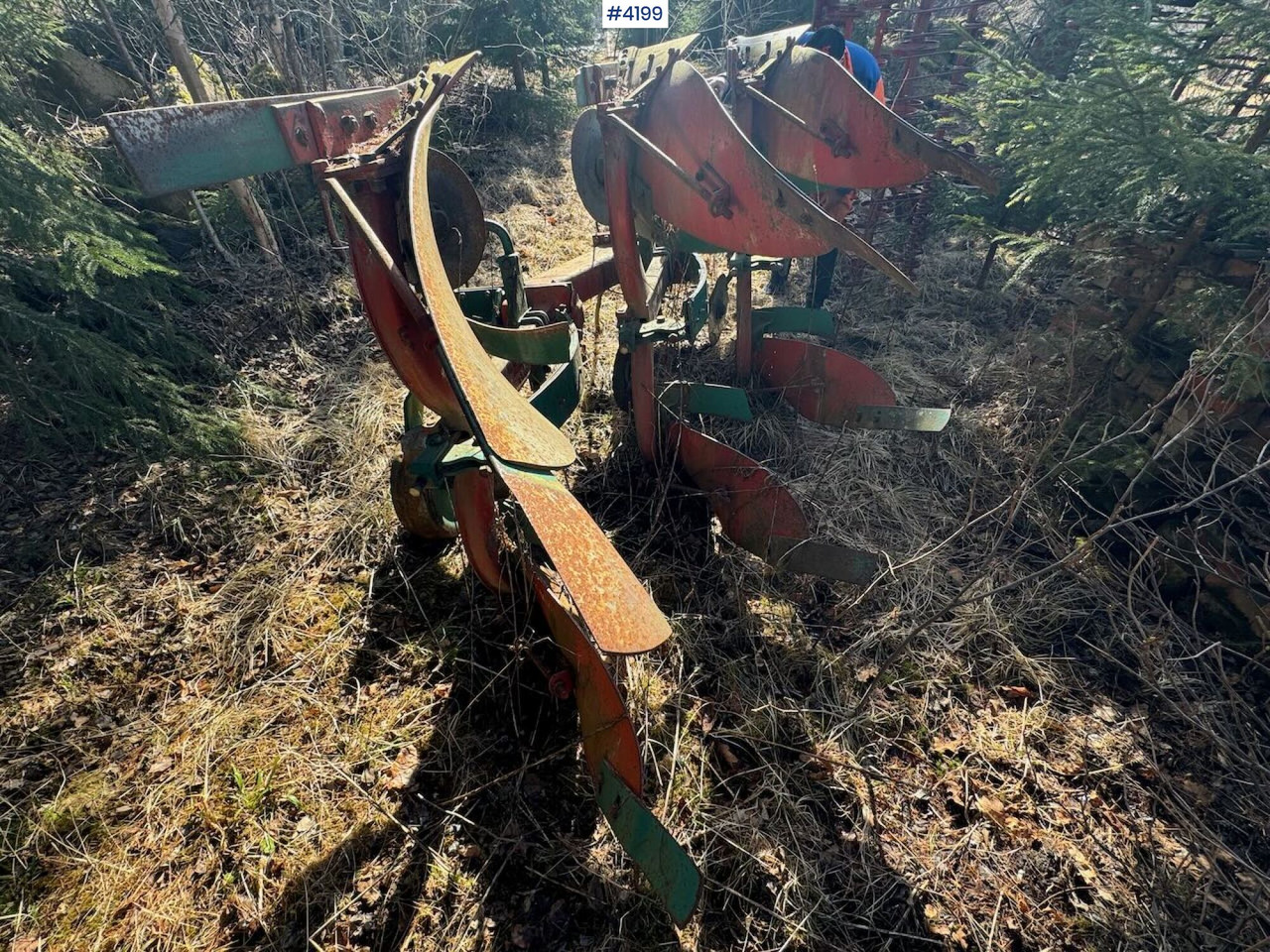 Kverneland 3-furrow reversible plow - Grondbewerking toebehoor: afbeelding 1 Kverneland 3-furrow reversible plow - Grondbewerking toebehoor: afbeelding 1