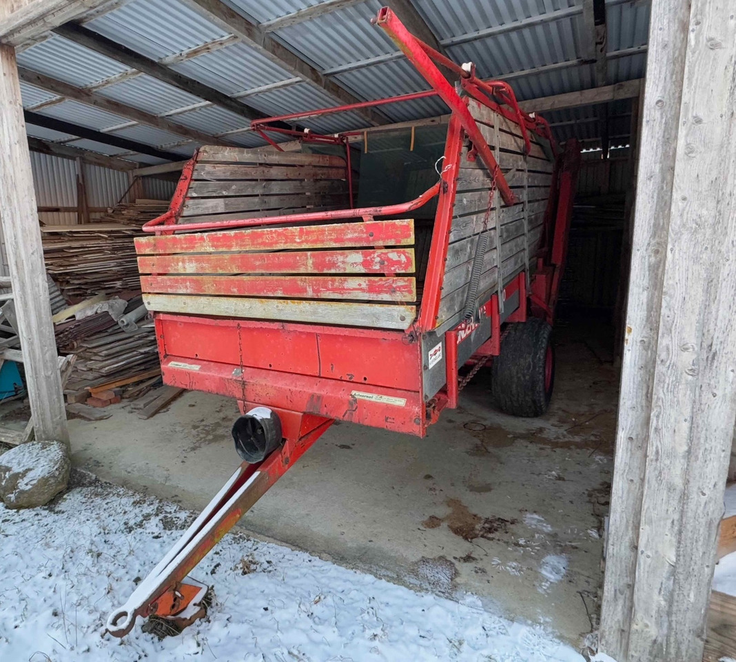 Kverneland UN7000 unloading trailer - Hooi-/ Voedermachine: afbeelding 1 Kverneland UN7000 unloading trailer - Hooi-/ Voedermachine: afbeelding 1