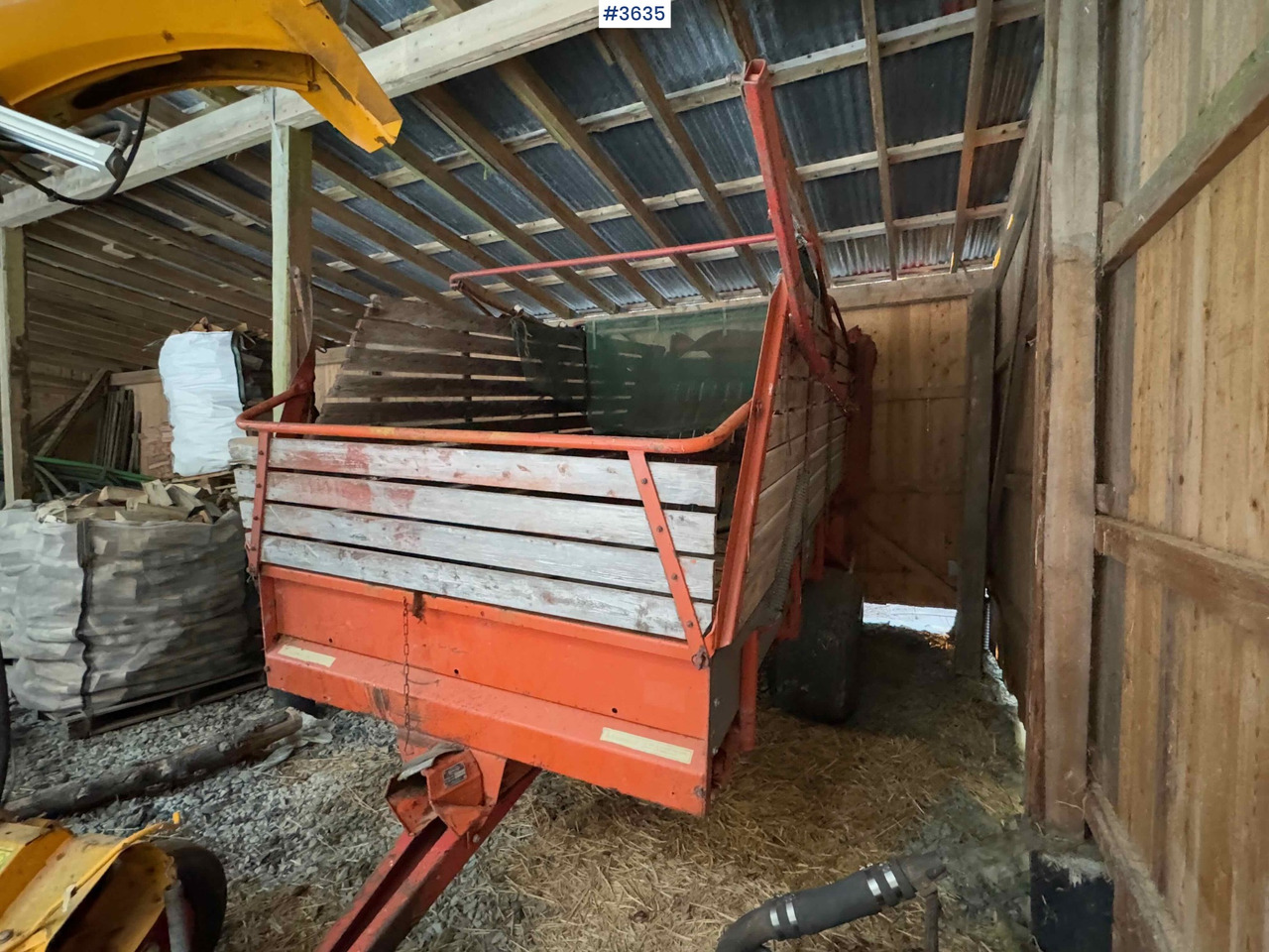 Kverneland UN7000 unloading trailer - Hooi-/ Voedermachine: afbeelding 4 Kverneland UN7000 unloading trailer - Hooi-/ Voedermachine: afbeelding 4