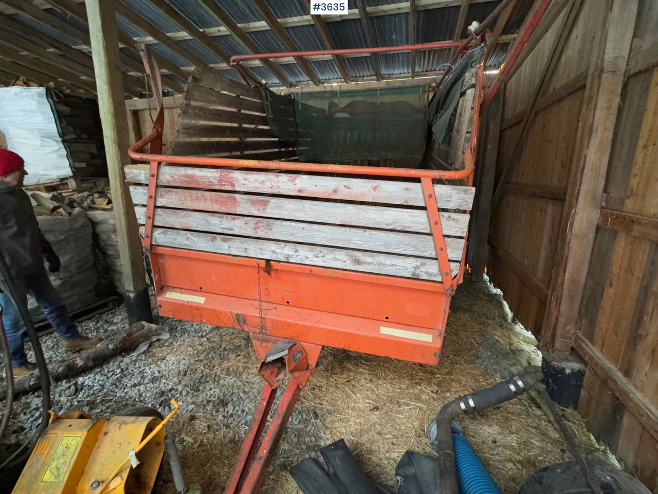 Kverneland UN7000 unloading trailer - Hooi-/ Voedermachine: afbeelding 2 Kverneland UN7000 unloading trailer - Hooi-/ Voedermachine: afbeelding 2
