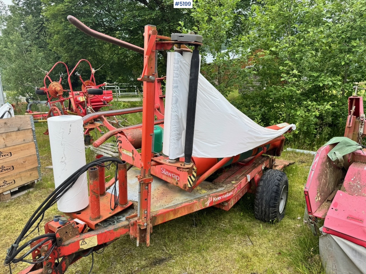 Kverneland UN7515 Round Bale Wrapper - Hooi-/ Voedermachine: afbeelding 1 Kverneland UN7515 Round Bale Wrapper - Hooi-/ Voedermachine: afbeelding 1