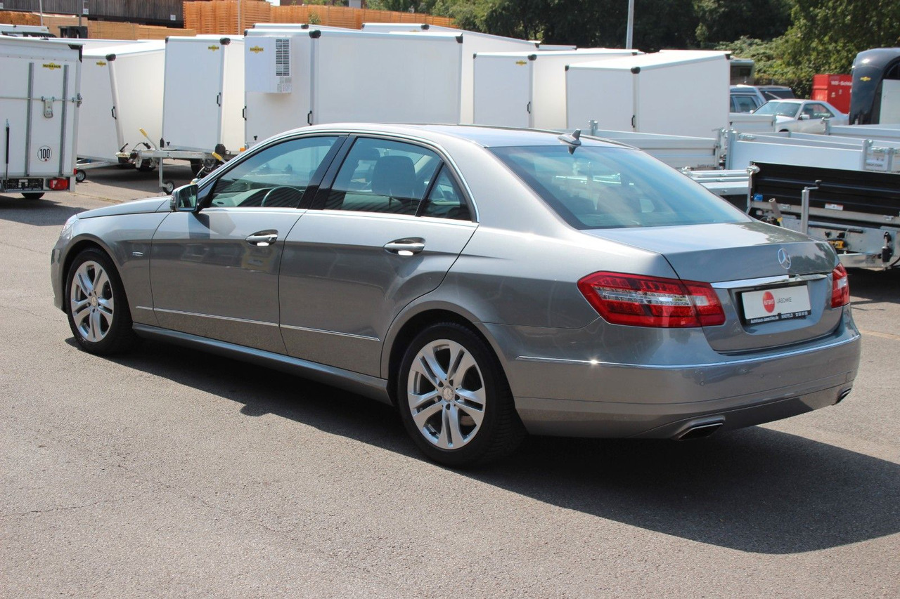 Mercedes-Benz CGI BlueEfficiency Avantgarde Automatik 59980 KM - Sedan: afbeelding 4 Mercedes-Benz CGI BlueEfficiency Avantgarde Automatik 59980 KM - Sedan: afbeelding 4