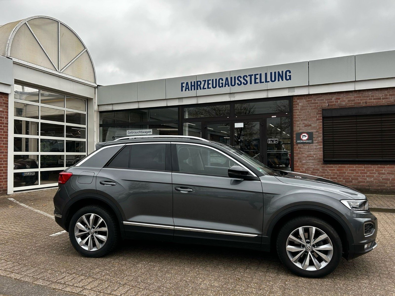 Volkswagen T-Roc Style - SUV: afbeelding 1 Volkswagen T-Roc Style - SUV: afbeelding 1