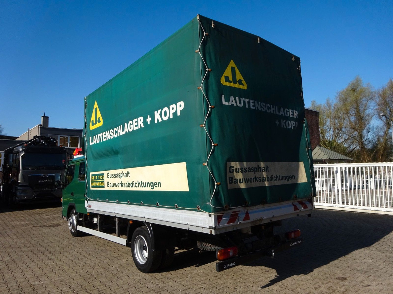 FUSO 7C180D Canter mit Doppelkabine 4x2 - Schuifzeilen bestelwagen, Bestelwagen met dubbele cabine: afbeelding 5 FUSO 7C180D Canter mit Doppelkabine 4x2 - Schuifzeilen bestelwagen, Bestelwagen met dubbele cabine: afbeelding 5