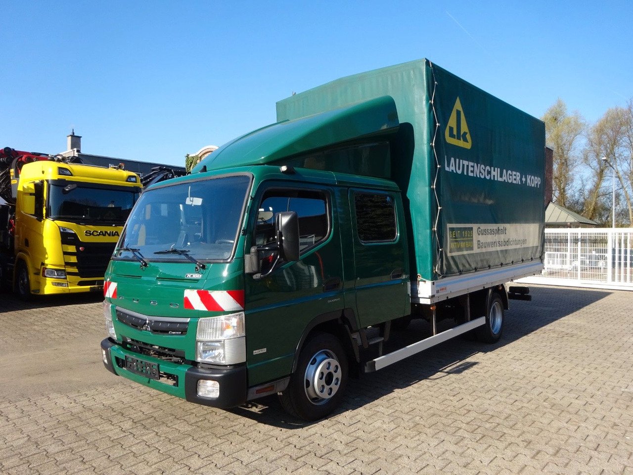 FUSO 7C180D Canter mit Doppelkabine 4x2 - Schuifzeilen bestelwagen, Bestelwagen met dubbele cabine: afbeelding 2 FUSO 7C180D Canter mit Doppelkabine 4x2 - Schuifzeilen bestelwagen, Bestelwagen met dubbele cabine: afbeelding 2