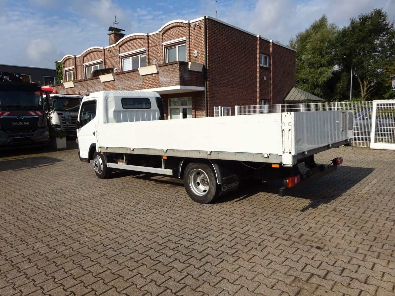 FUSO CANTER 7C15 Pritsche 4x2 - Bestelwagen open laadbak: afbeelding 5 FUSO CANTER 7C15 Pritsche 4x2 - Bestelwagen open laadbak: afbeelding 5