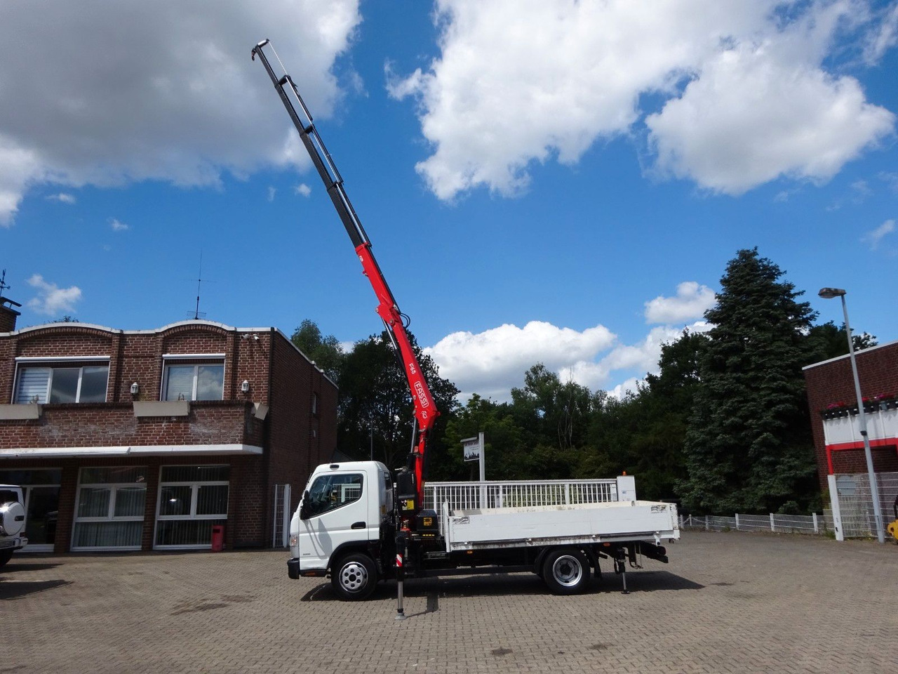 FUSO Canter 7C15 mit FASSI F65A Kran - Bestelwagen open laadbak: afbeelding 2 FUSO Canter 7C15 mit FASSI F65A Kran - Bestelwagen open laadbak: afbeelding 2