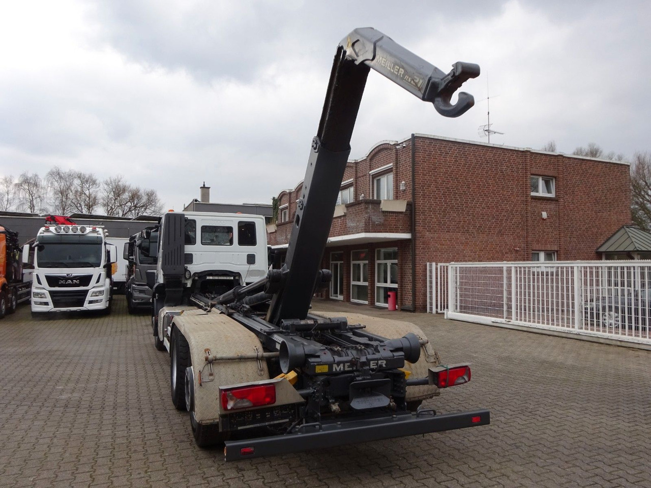 Iveco STRALIS 400 MEILLER Abroller Lift-Lenkachse 6x2 Iveco STRALIS 400 MEILLER Abroller Lift-Lenkachse 6x2 - Haakarmsysteem vrachtwagen: afbeelding 5 Iveco STRALIS 400 MEILLER Abroller Lift-Lenkachse 6x2 Iveco STRALIS 400 MEILLER Abroller Lift-Lenkachse 6x2 - Haakarmsysteem vrachtwagen: afbeelding 5