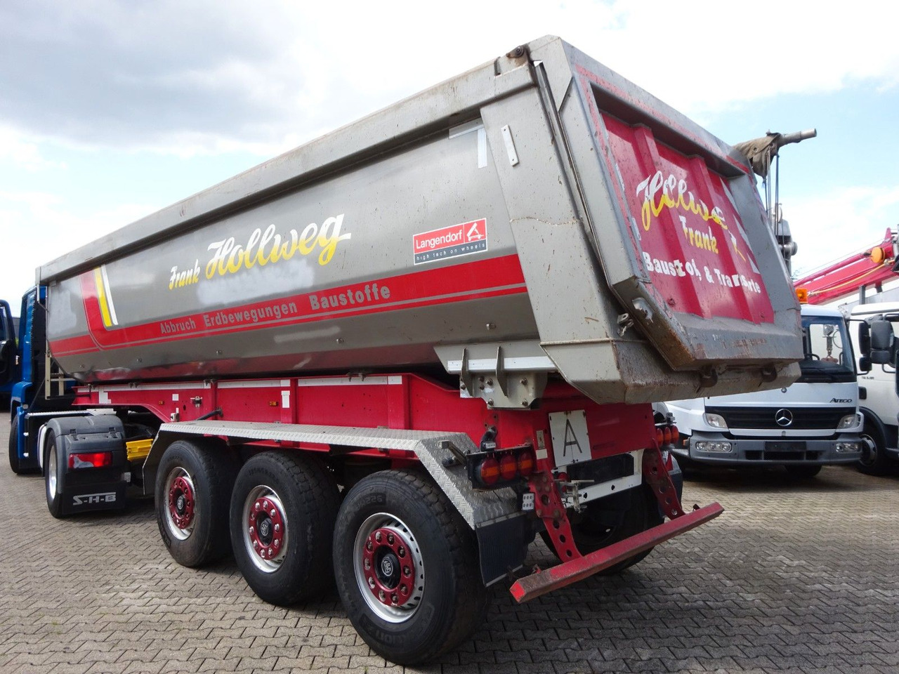 Langendorf Kippauflieger mit 3 Achsen Stahl - Kipper oplegger: afbeelding 2 Langendorf Kippauflieger mit 3 Achsen Stahl - Kipper oplegger: afbeelding 2