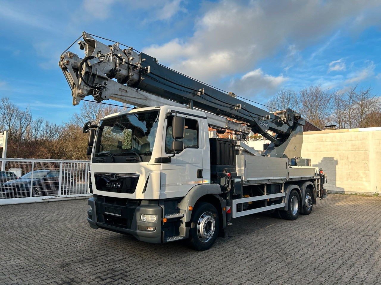 MAN 26.320+Böcker Dachdeckerkran AK46/6000+Seilwinde - Kraanwagen: afbeelding 2 MAN 26.320+Böcker Dachdeckerkran AK46/6000+Seilwinde - Kraanwagen: afbeelding 2