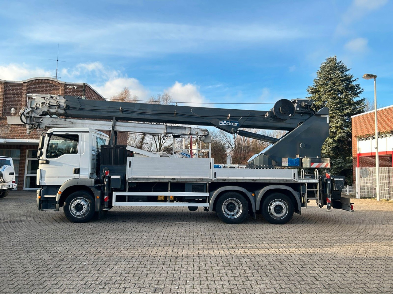 MAN 26.320+Böcker Dachdeckerkran AK46/6000+Seilwinde - Kraanwagen: afbeelding 3 MAN 26.320+Böcker Dachdeckerkran AK46/6000+Seilwinde - Kraanwagen: afbeelding 3