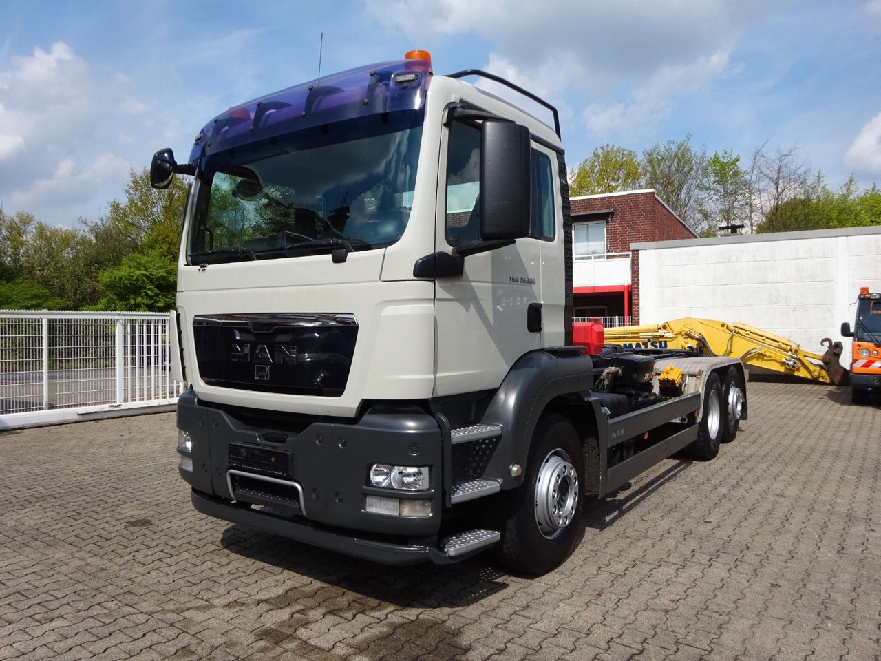 MAN 26.320 Multilift Abroller mit Lift+Lenkachse - Haakarmsysteem vrachtwagen: afbeelding 1 MAN 26.320 Multilift Abroller mit Lift+Lenkachse - Haakarmsysteem vrachtwagen: afbeelding 1