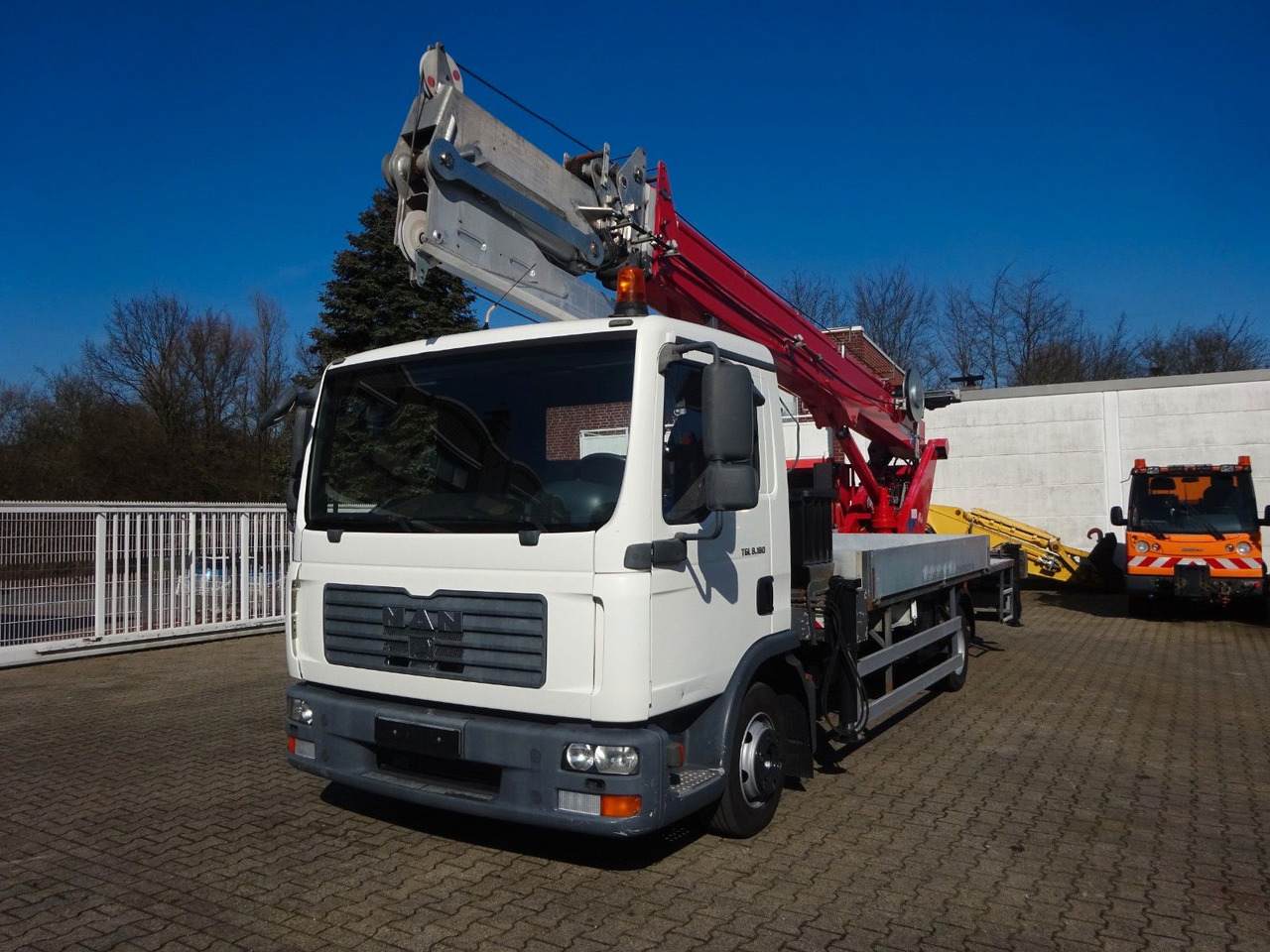 MAN 8.180 TGL + Böcker AK 32 Meter Dachdeckerkran - Kraanwagen: afbeelding 3 MAN 8.180 TGL + Böcker AK 32 Meter Dachdeckerkran - Kraanwagen: afbeelding 3