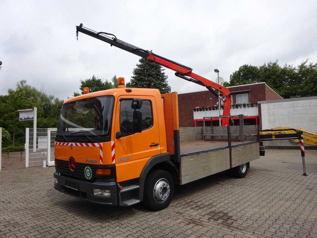 Mercedes-Benz 1323 Atego Pritsche + PK 9501 Kran 4x2 - Vrachtwagen met open laadbak, Kraanwagen: afbeelding 2 Mercedes-Benz 1323 Atego Pritsche + PK 9501 Kran 4x2 - Vrachtwagen met open laadbak, Kraanwagen: afbeelding 2