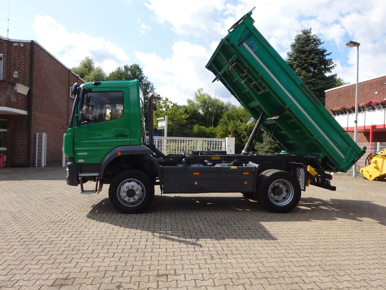Mercedes-Benz 1530 Atego MEILLER 3Skipper 4x4 - Kipper vrachtwagen: afbeelding 4 Mercedes-Benz 1530 Atego MEILLER 3Skipper 4x4 - Kipper vrachtwagen: afbeelding 4