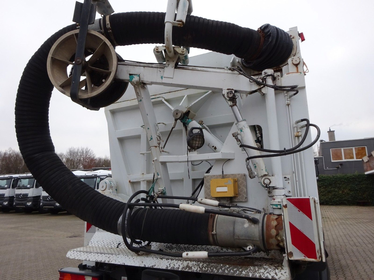 Vacuümwagen Mercedes-Benz 2527 Saugbagger. RSP Mercedes-Benz 2527 Saugbagger. RSP: afbeelding 9 Vacuümwagen Mercedes-Benz 2527 Saugbagger. RSP Mercedes-Benz 2527 Saugbagger. RSP: afbeelding 9