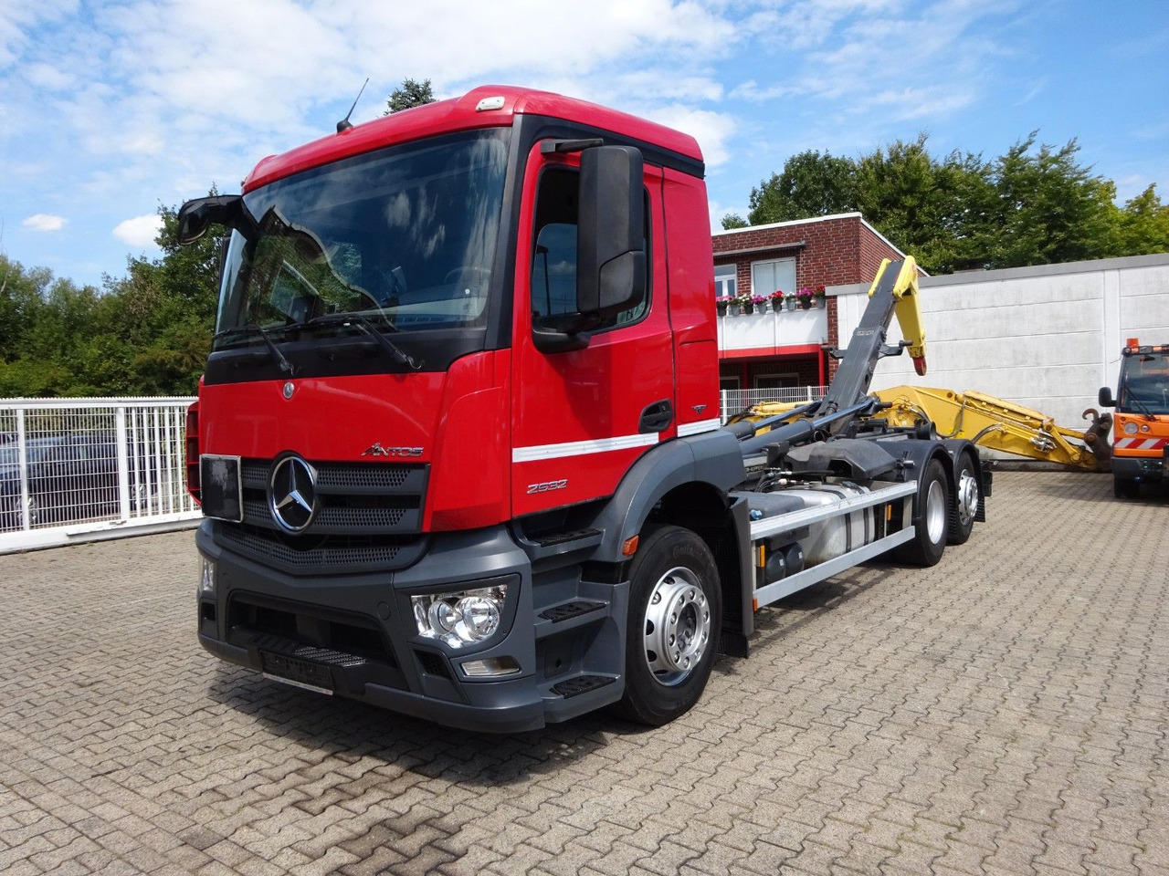 Mercedes-Benz 2532 ANTOS MEILLER Abroller Lift+Lenkachse 6x2 - Haakarmsysteem vrachtwagen: afbeelding 1 Mercedes-Benz 2532 ANTOS MEILLER Abroller Lift+Lenkachse 6x2 - Haakarmsysteem vrachtwagen: afbeelding 1