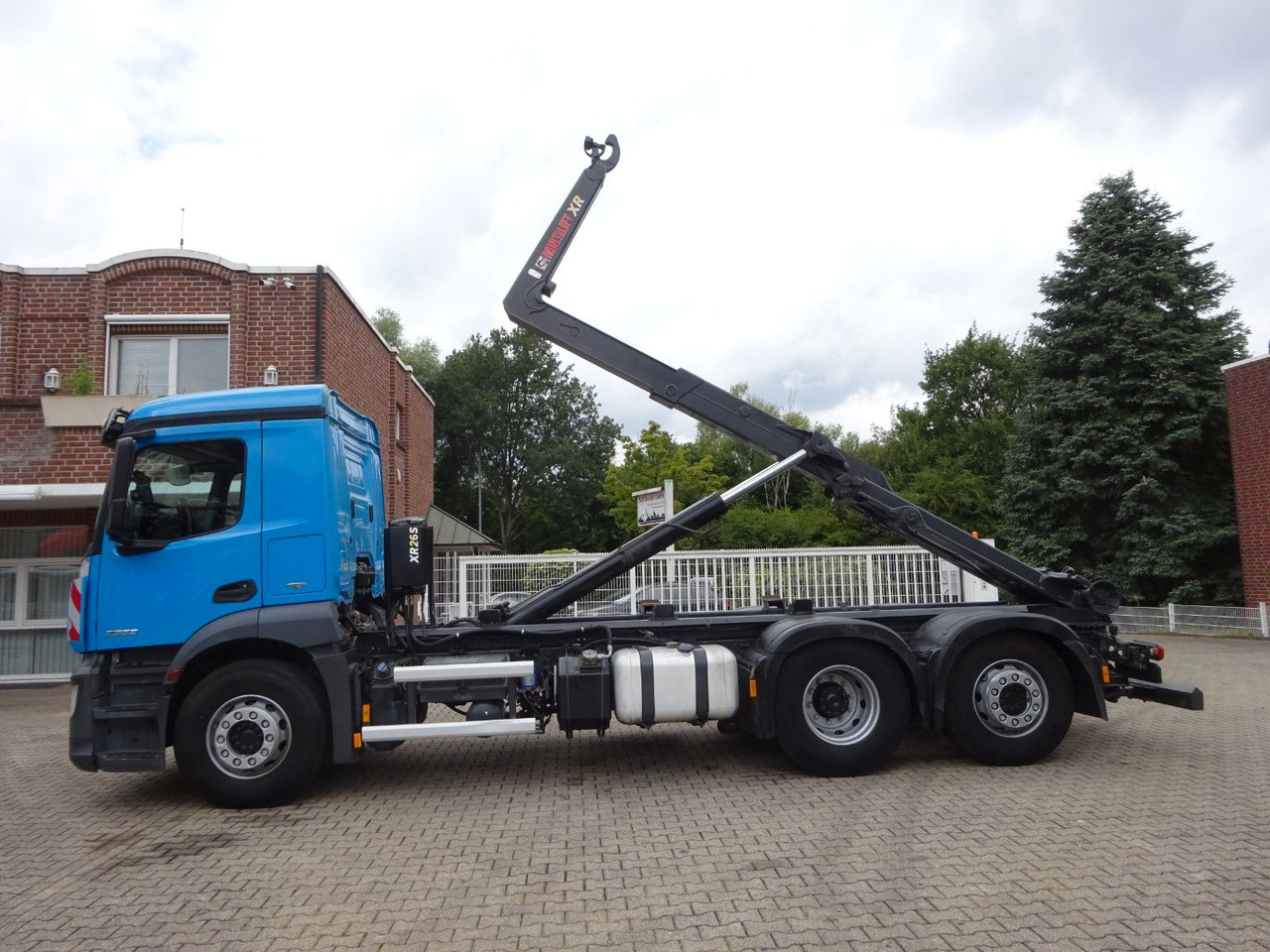 Mercedes-Benz 2533 Antos MULTILIFT Abroller 6x2 - Haakarmsysteem vrachtwagen: afbeelding 2 Mercedes-Benz 2533 Antos MULTILIFT Abroller 6x2 - Haakarmsysteem vrachtwagen: afbeelding 2