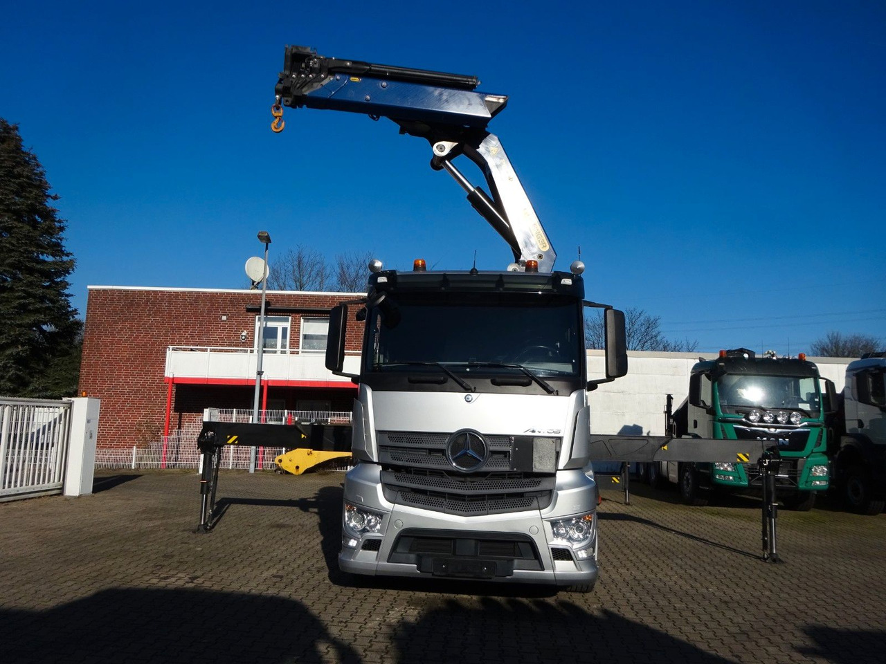 Mercedes-Benz 2543 Antos Pritsche + PK53002-SH Kran Mercedes-Benz 2543 Antos Pritsche + PK53002-SH Kran - Kraanwagen, Vrachtwagen met open laadbak: afbeelding 2 Mercedes-Benz 2543 Antos Pritsche + PK53002-SH Kran Mercedes-Benz 2543 Antos Pritsche + PK53002-SH Kran - Kraanwagen, Vrachtwagen met open laadbak: afbeelding 2