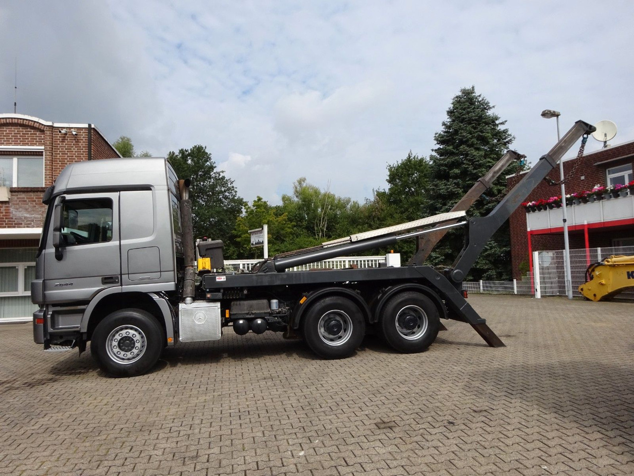 Mercedes-Benz 2644 Actros Absetzkipper 6x4 - Kipper vrachtwagen: afbeelding 4 Mercedes-Benz 2644 Actros Absetzkipper 6x4 - Kipper vrachtwagen: afbeelding 4