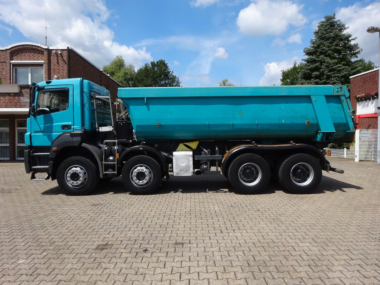 Mercedes-Benz 3240 Axor MKI SR 5.5 Muldenkipper 8x4 - Kipper vrachtwagen: afbeelding 4 Mercedes-Benz 3240 Axor MKI SR 5.5 Muldenkipper 8x4 - Kipper vrachtwagen: afbeelding 4